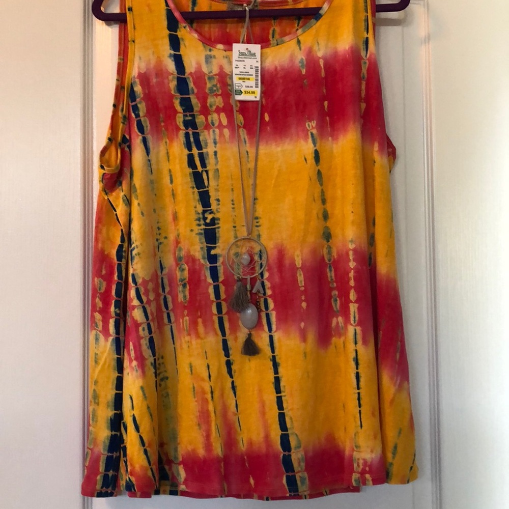 Love and Let Live brand Women’s Sleeveless Top